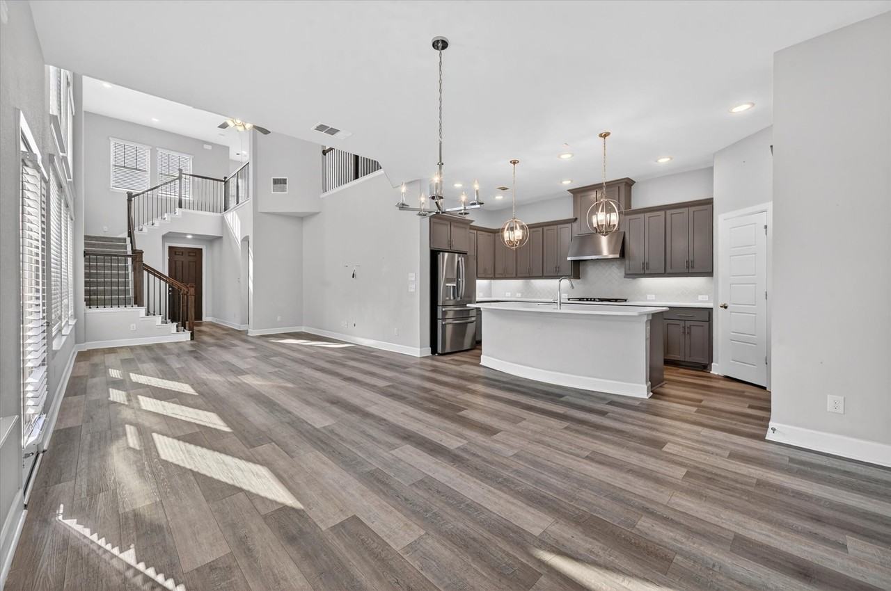 2028 Barbette St - Photo 7 of 31