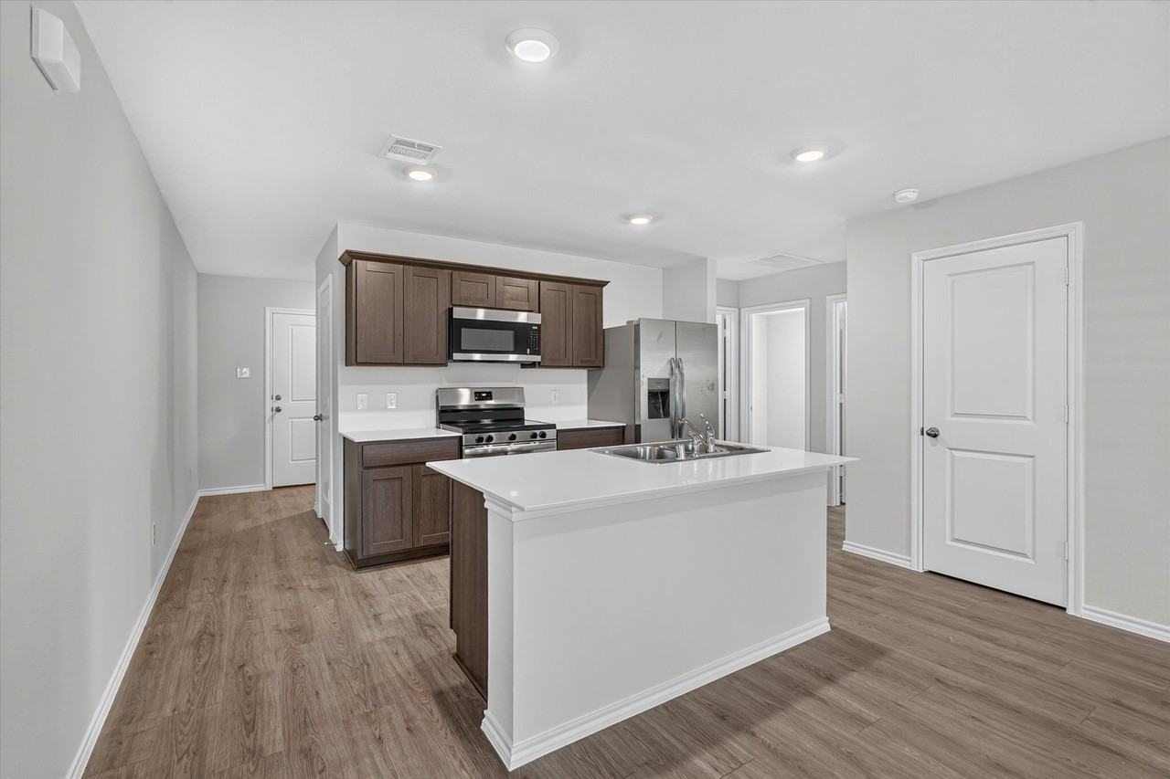 1121 Southfield Dr - Photo 5 of 24