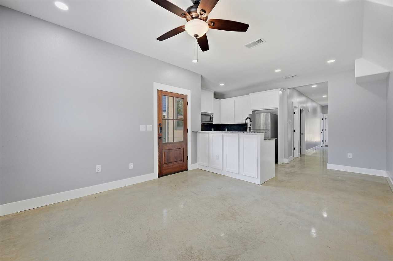 1315 S 5th Ave - Photo 5 of 26