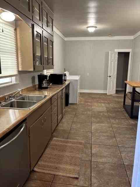 725 Peach St - Photo 5 of 15