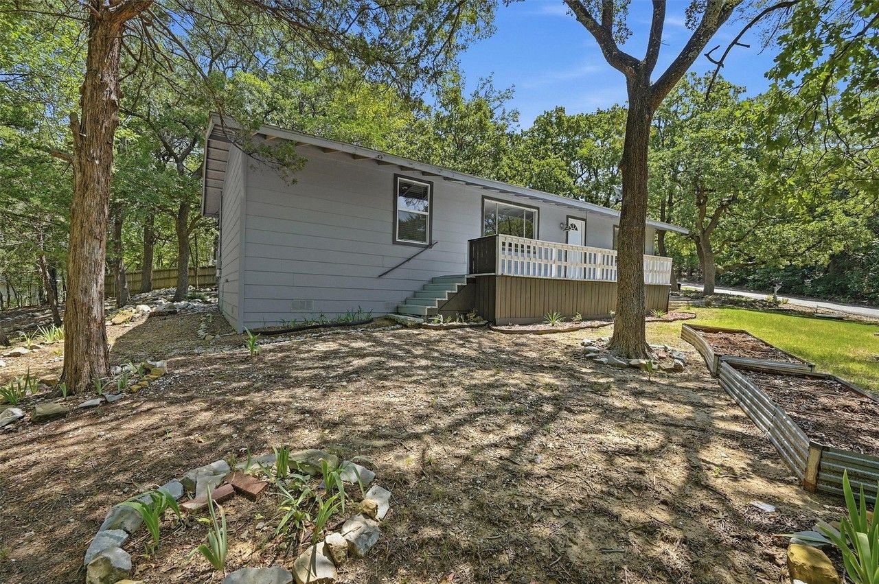 101 Lakewood Ln - Photo 3 of 25