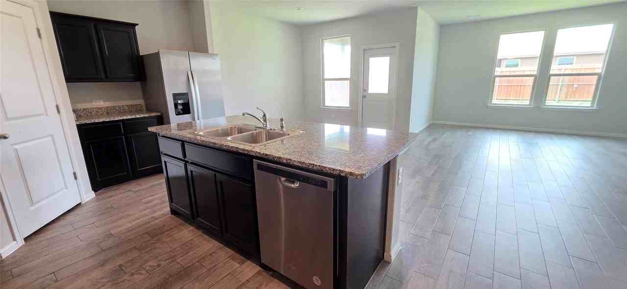 9021 Eagles Landing Dr - Photo 7 of 25