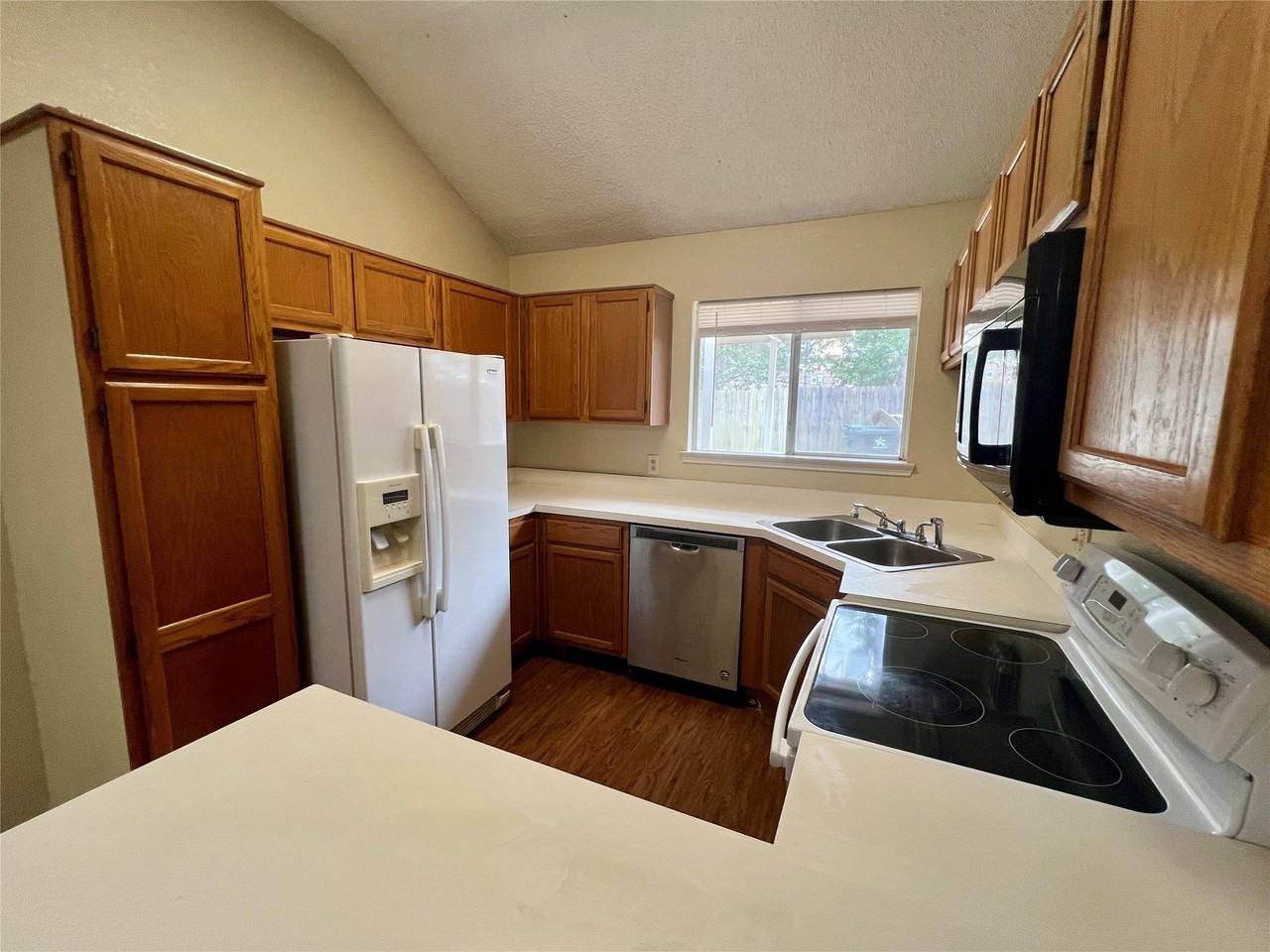 4308 Kelly Hill Dr - Photo 6 of 12