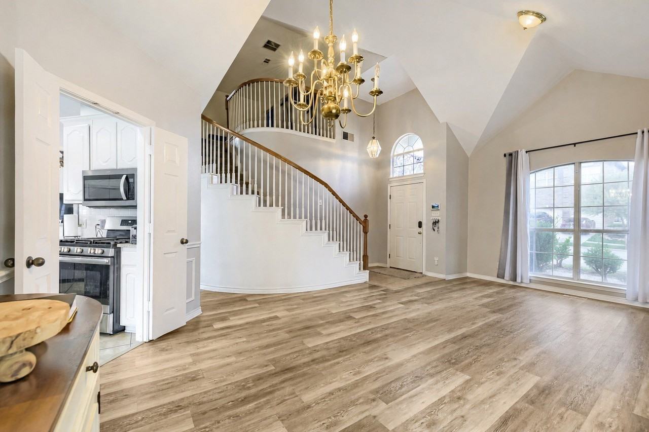 5016 Coral Creek Dr - Photo 2 of 27