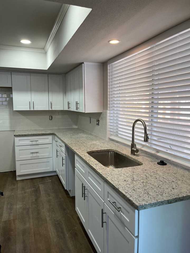 3410 Columbia Cir - Photo 2 of 5