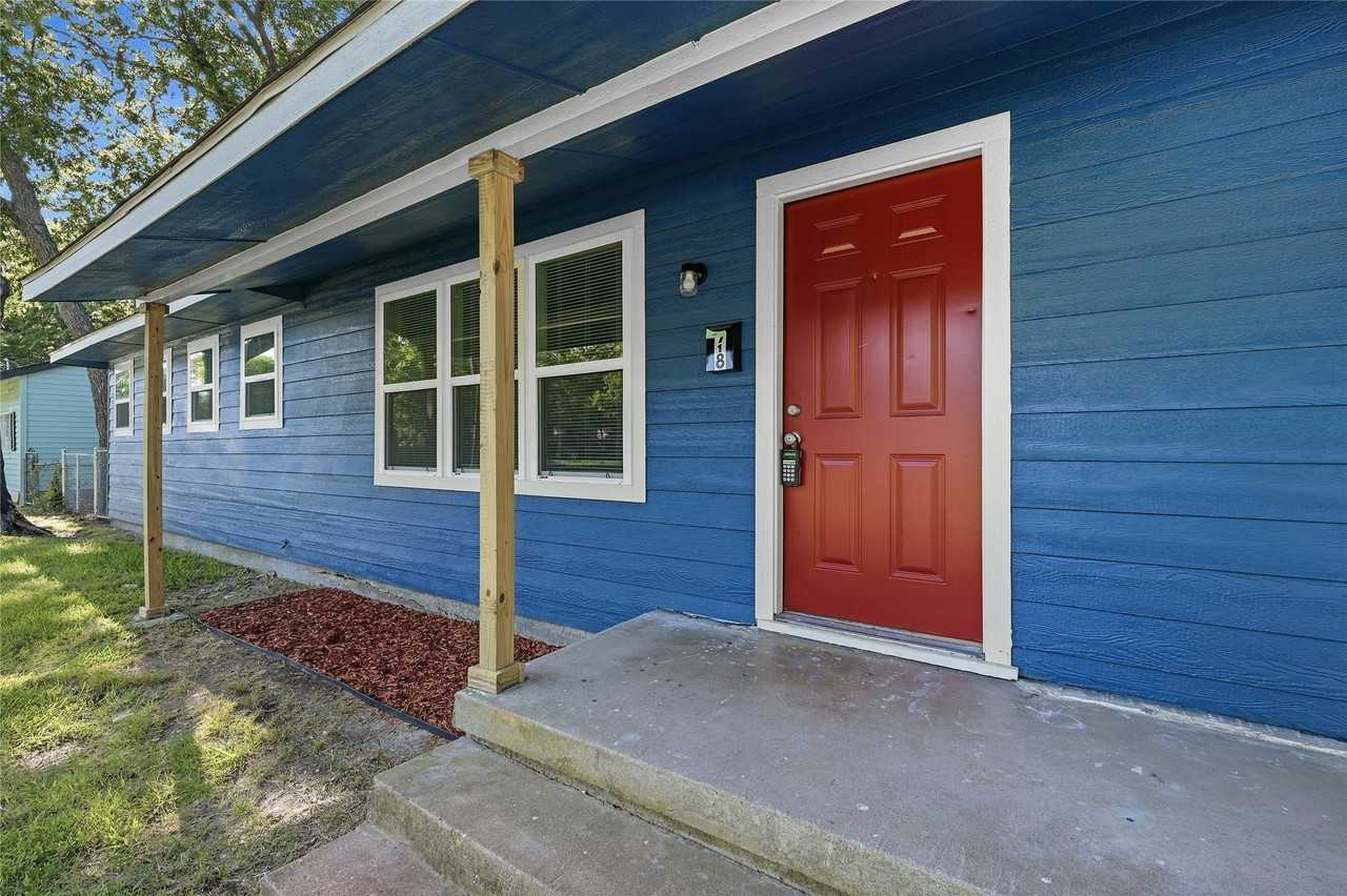 718 W Belden St - Photo 4 of 24