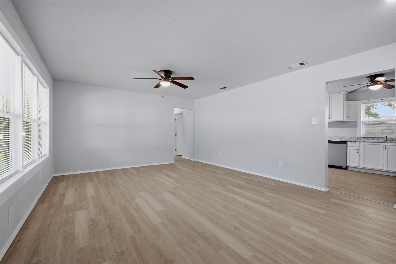718 W Belden St - Photo 5 of 24
