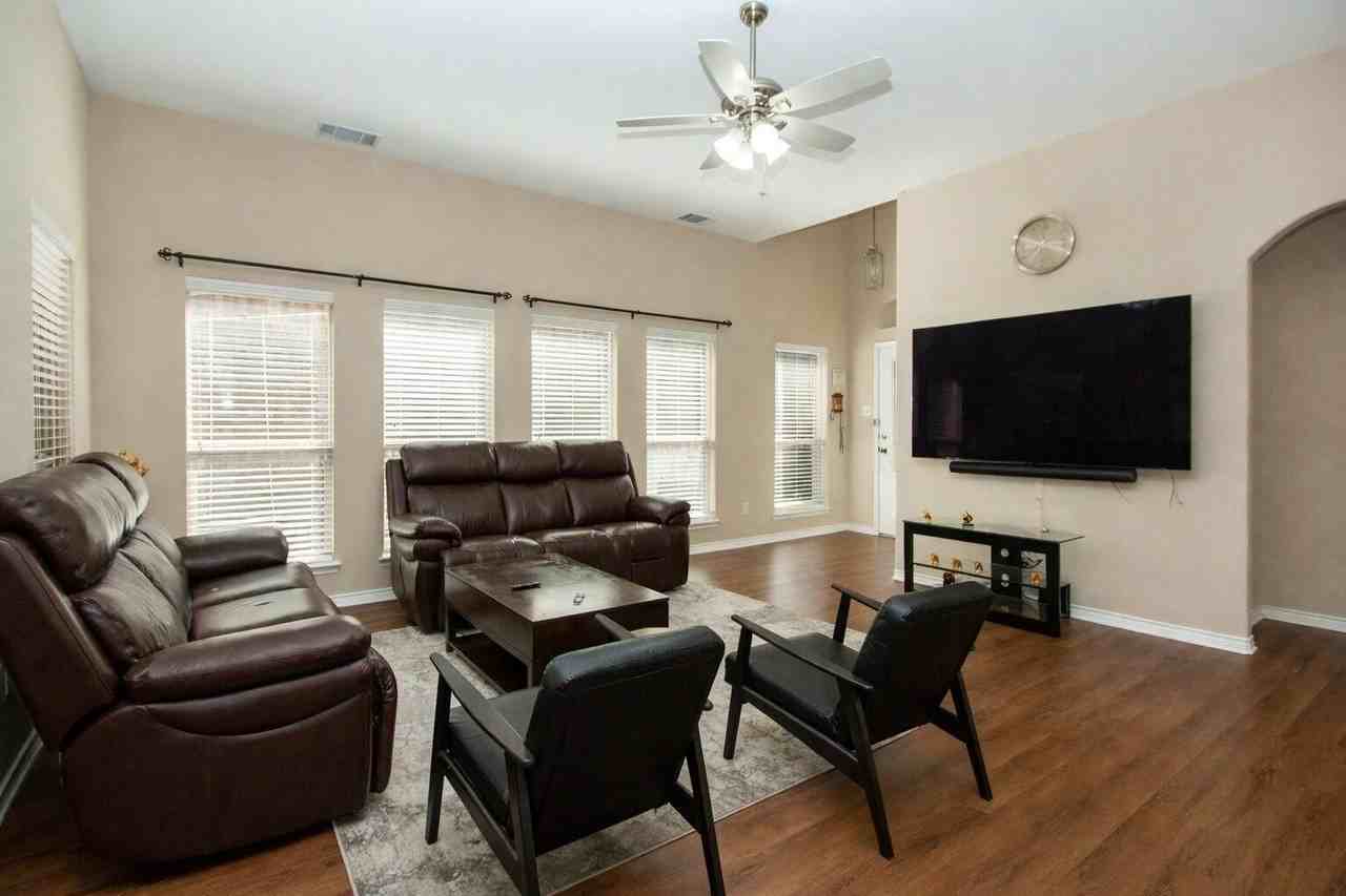 9754 Boyton Canyon Rd - Photo 5 of 21