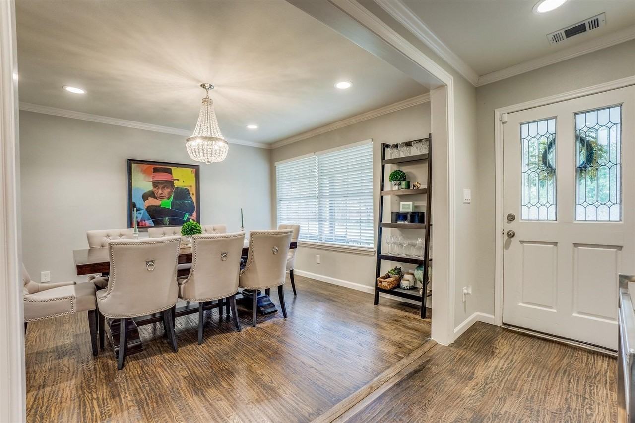 6711 Kingsbury Dr - Photo 3 of 24