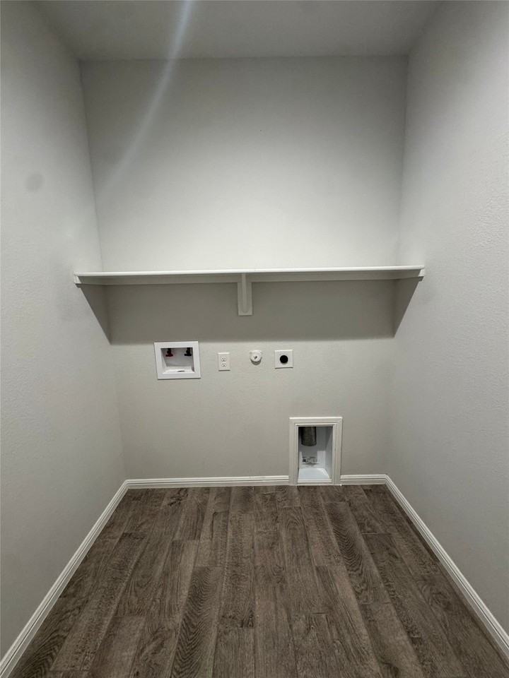 912 Rothville Ln - Photo 3 of 30