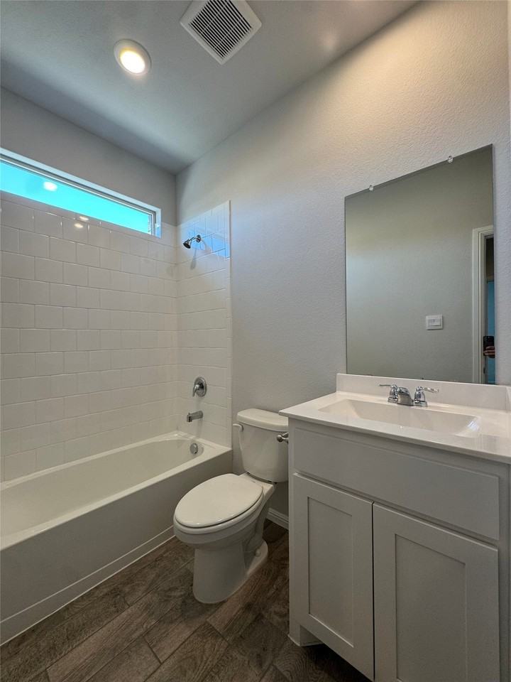 912 Rothville Ln - Photo 4 of 30