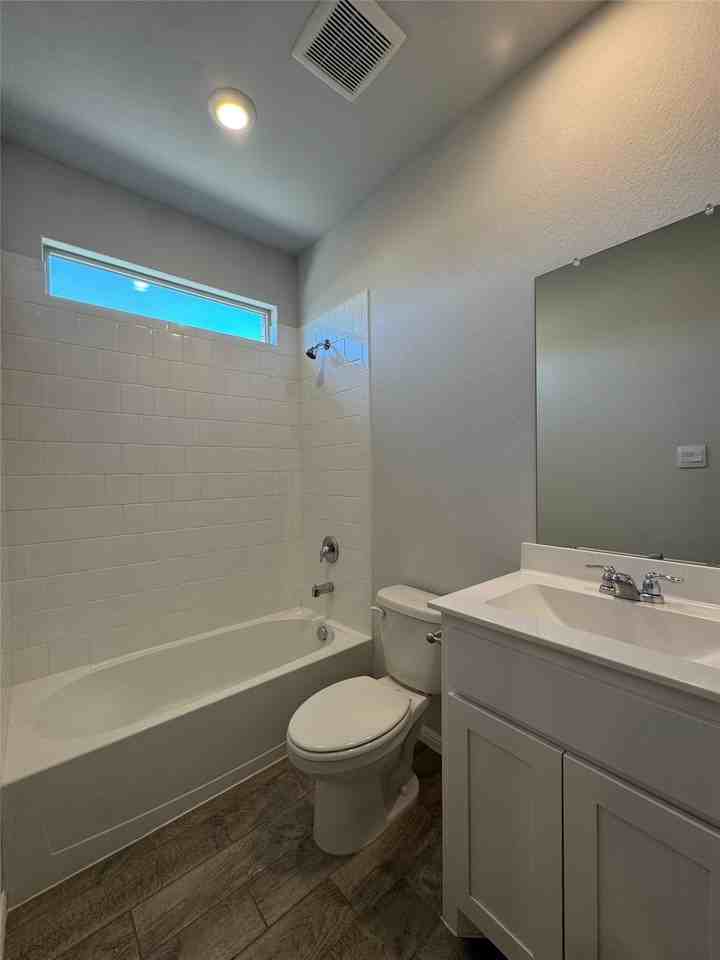 912 Rothville Ln - Photo 5 of 30