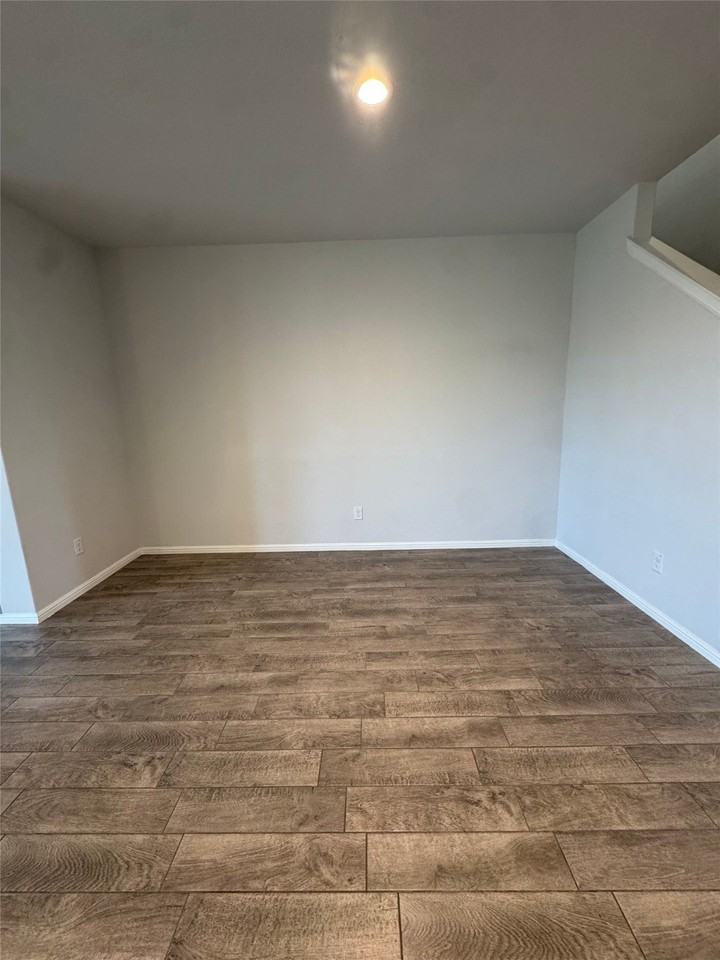 912 Rothville Ln - Photo 6 of 30