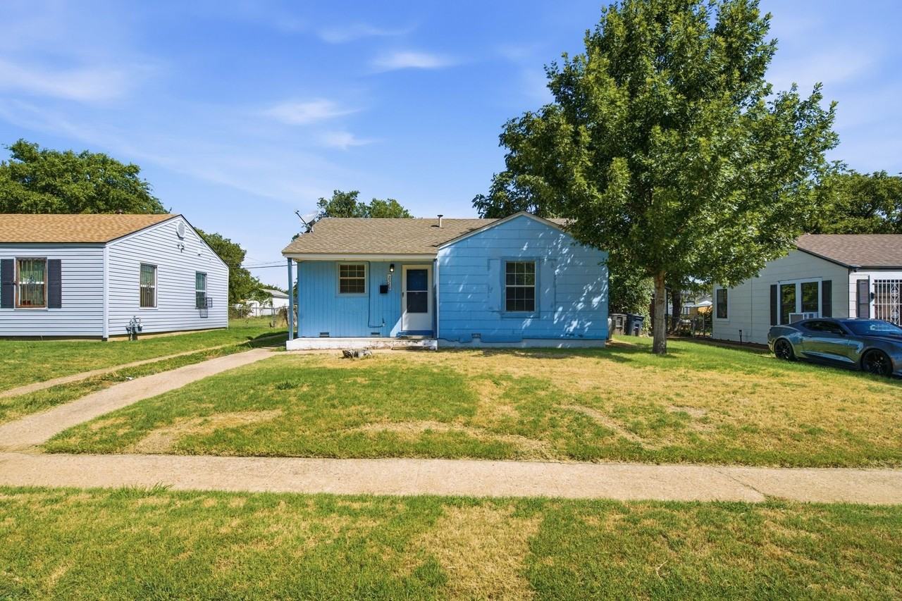 2529 Shropshire St - Photo 3 of 24