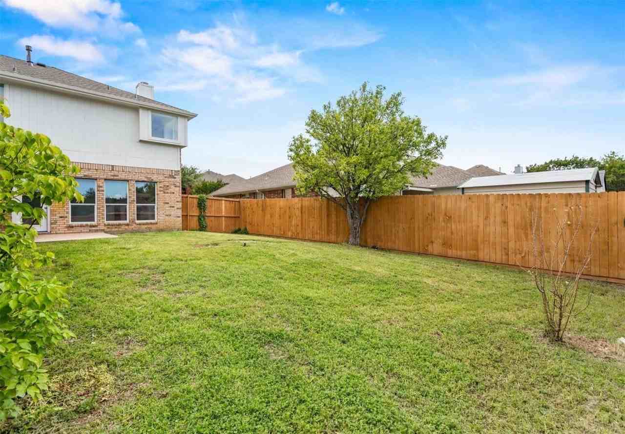 2922 Tree Line Rd - Photo 5 of 31