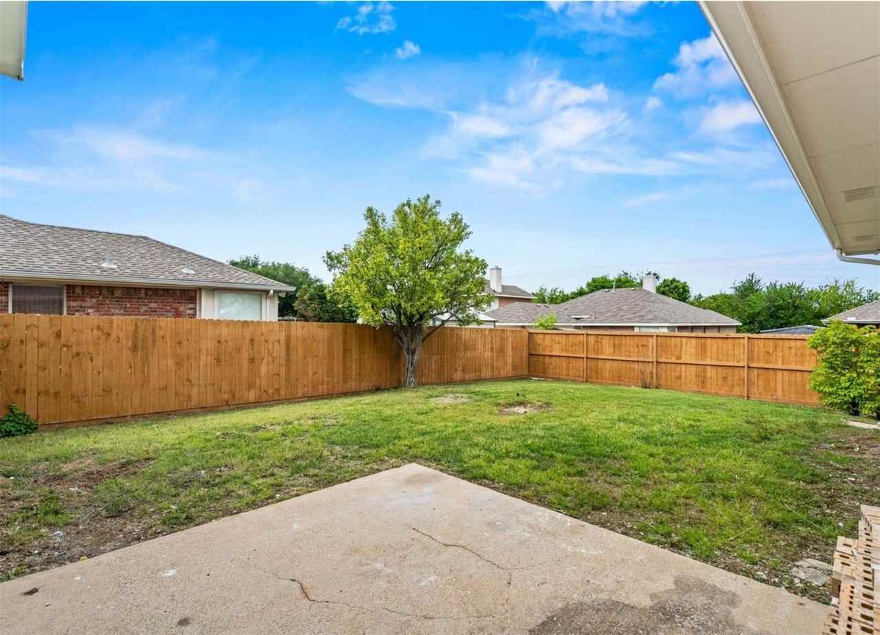 2922 Tree Line Rd - Photo 6 of 31