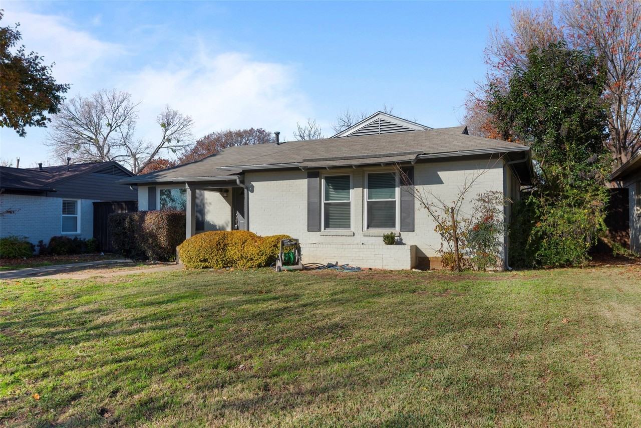 4131 Saranac Dr - Photo 2 of 22