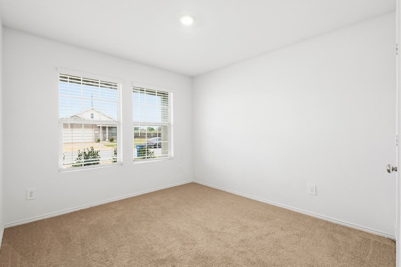 2604 Spring Time Dr - Photo 3 of 21