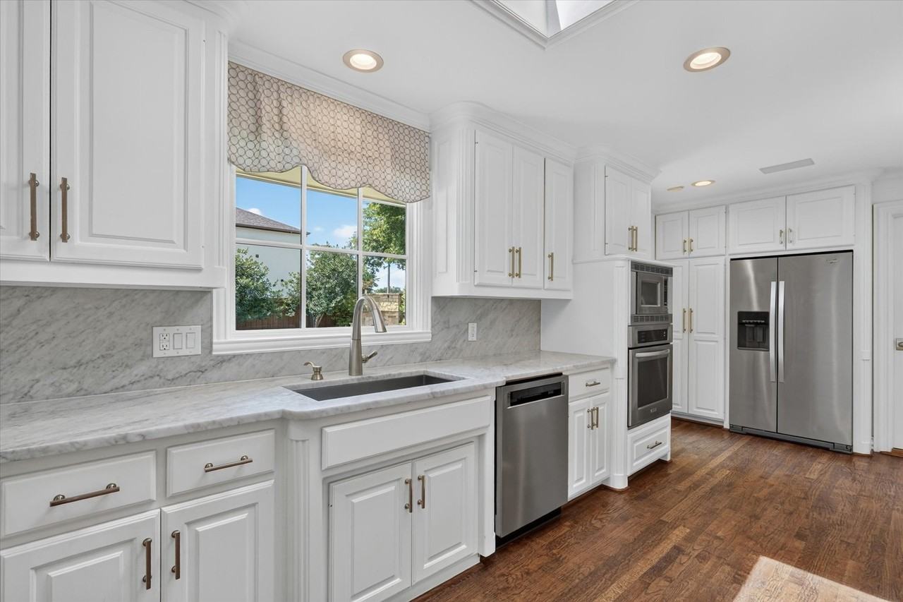 5804 Norway Rd - Photo 7 of 20