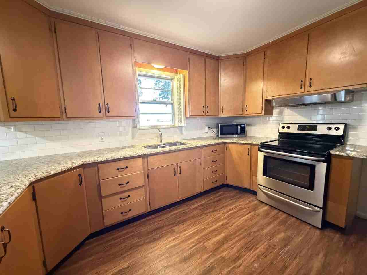 2529 State Highway 11 W - Photo 3 of 30