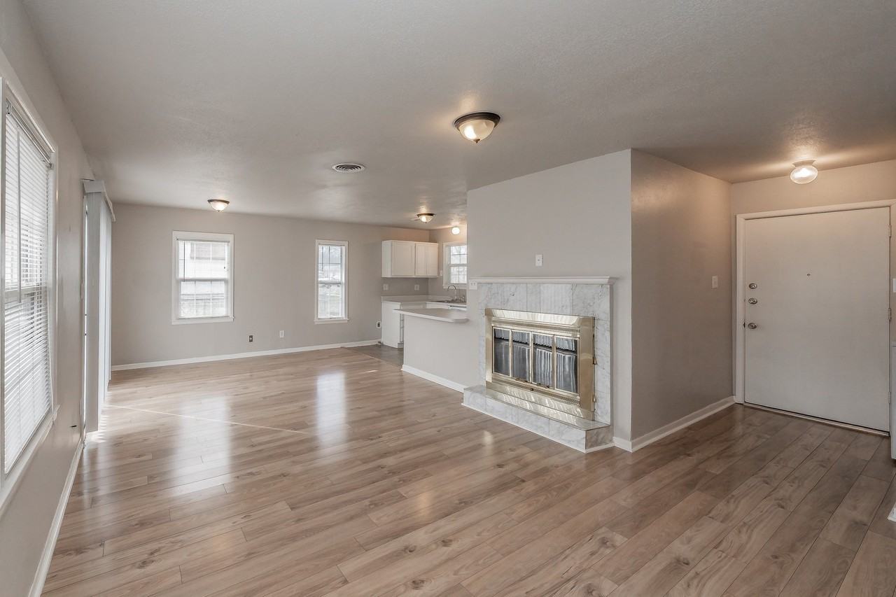 5805 Aton Ave - Photo 7 of 34