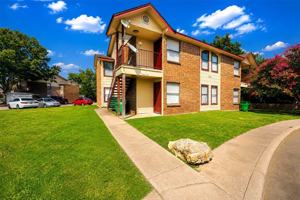 featured image of 5113 Herrick Ct #B