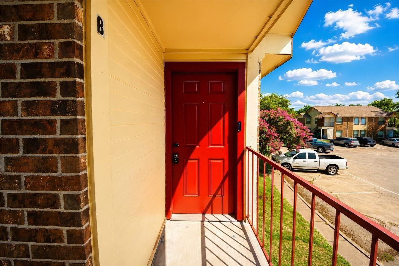 5113 Herrick Ct #B - Photo 3 of 22