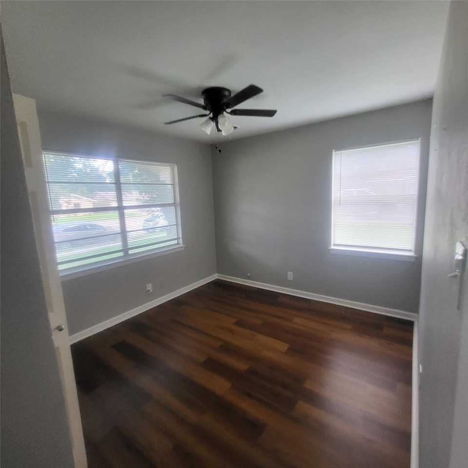 5604 Oak Grove Rd - Photo 7 of 14