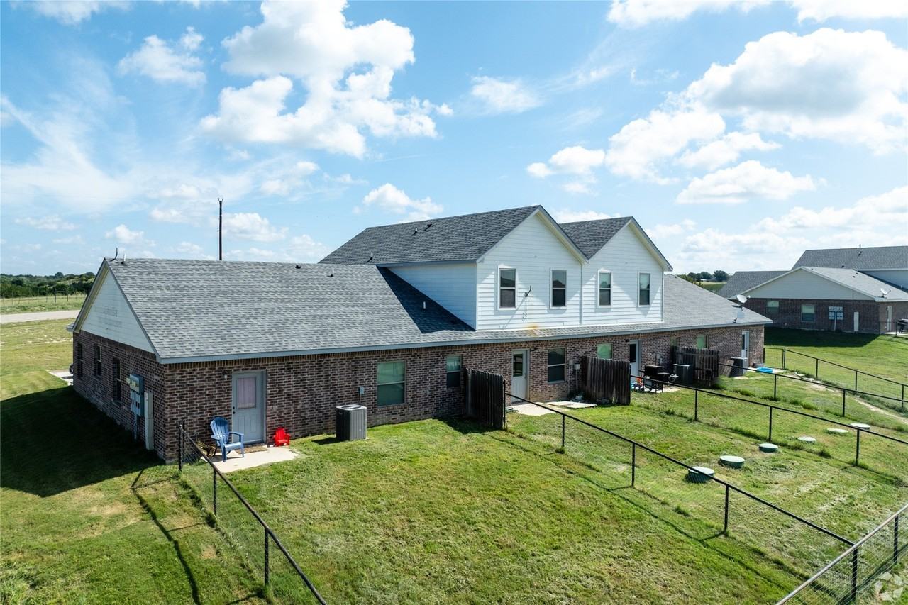 126 Ridgmar Dr #3 - Photo 2 of 3