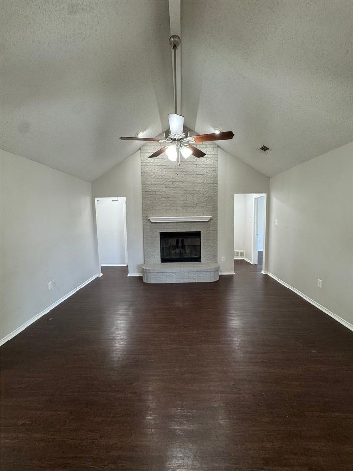 459 Little Valley Ct - Photo 4 of 18