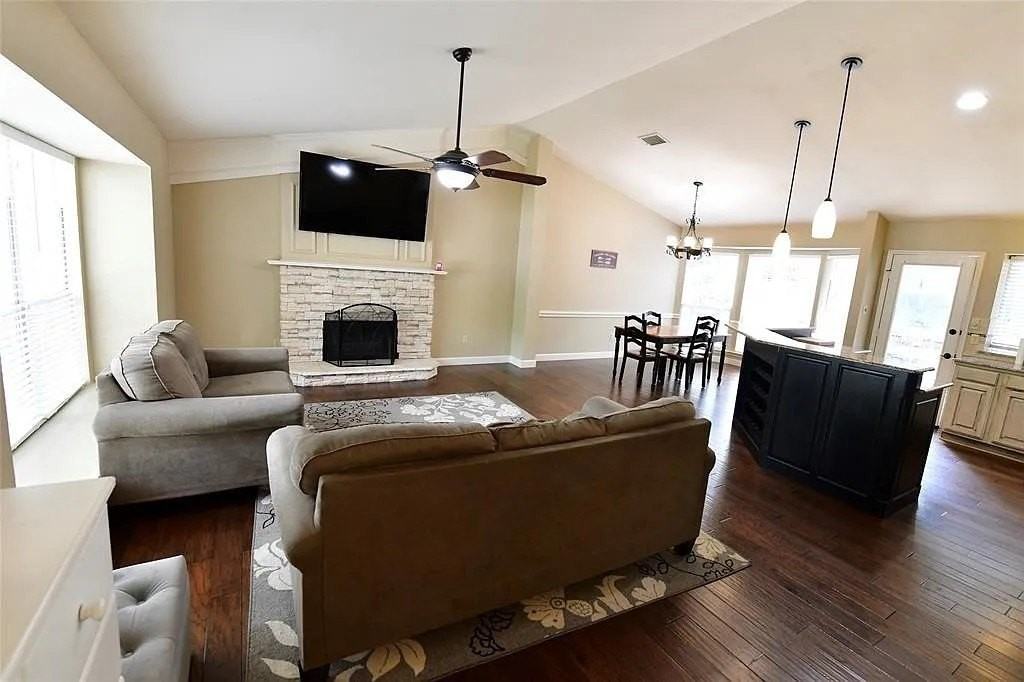 525 Blair Meadow Dr - Photo 2 of 10