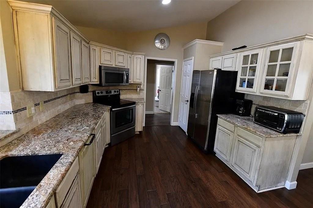525 Blair Meadow Dr - Photo 4 of 10