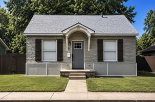 featured image of 131 E Hull St