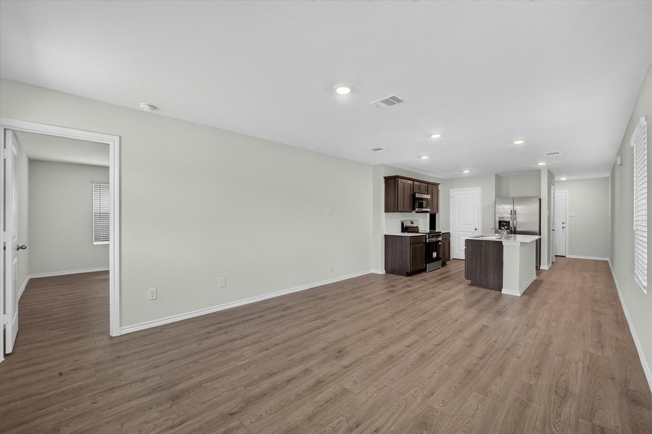 1117 Southfield Dr - Photo 4 of 18