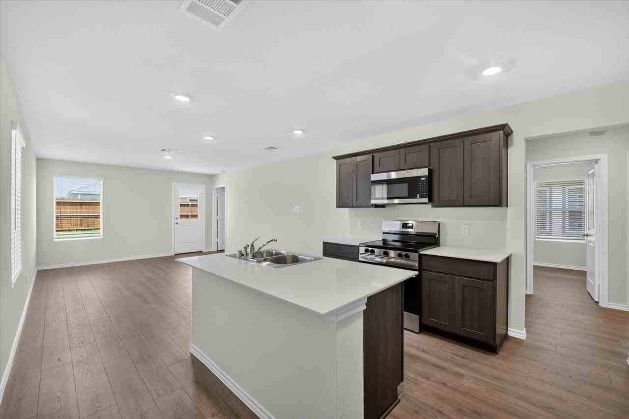 1117 Southfield Dr - Photo 7 of 18