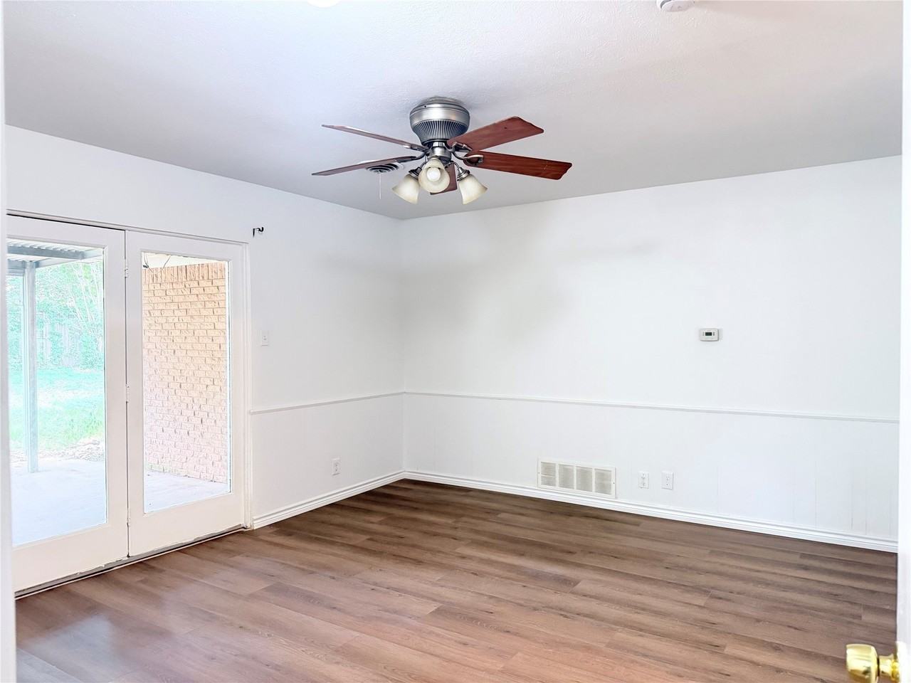 1207 Cherokee St - Photo 4 of 12