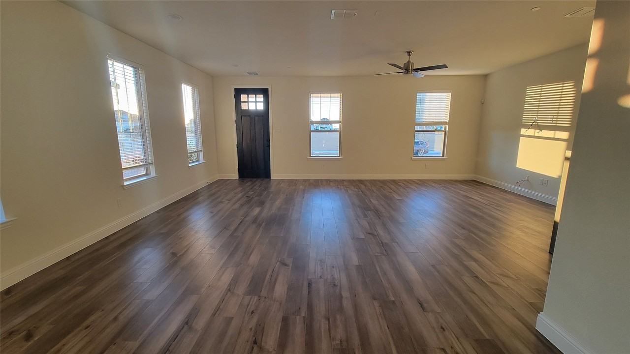 11346 Sugarlands Dr - Photo 3 of 20