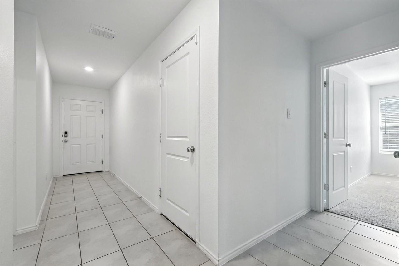 1653 Bluff View Dr - Photo 6 of 26
