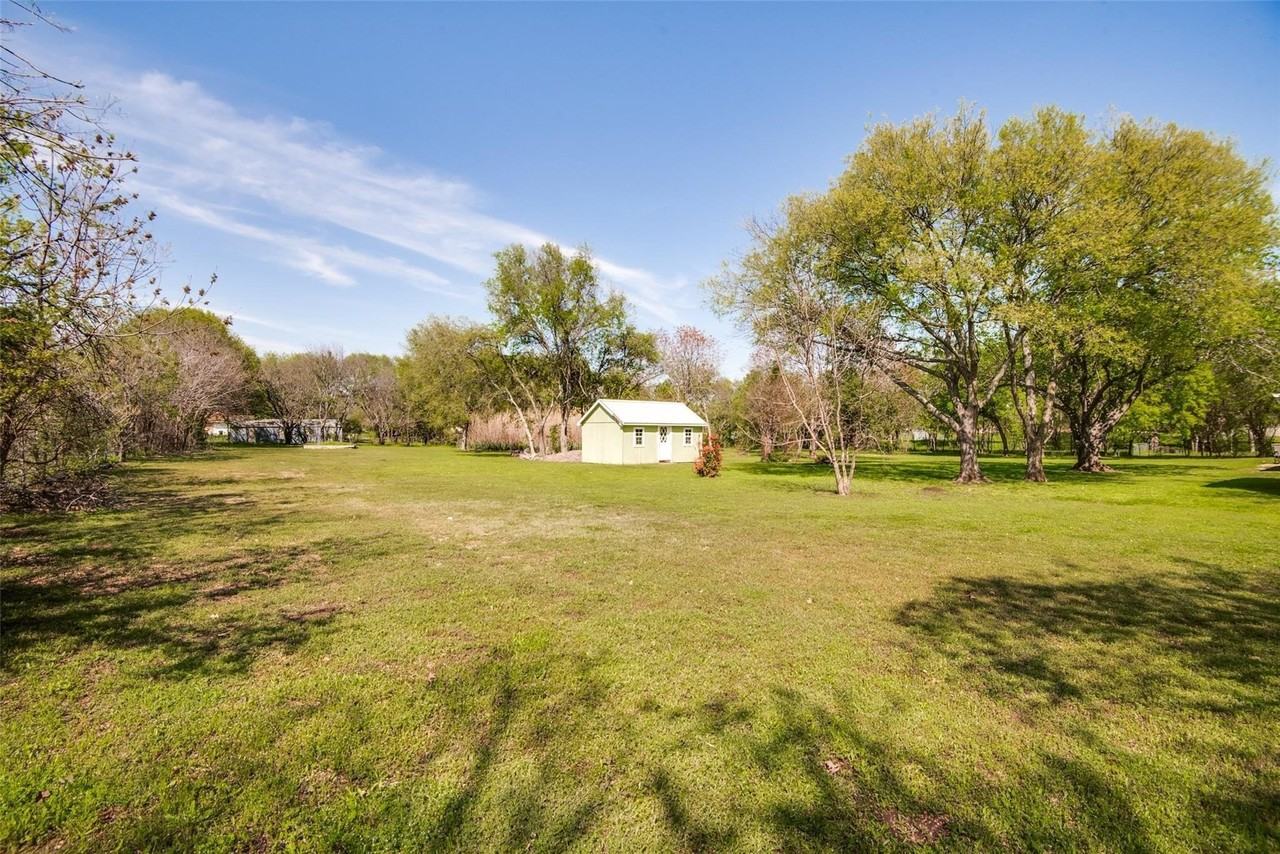 1211 Mcalpin Rd - Photo 7 of 38