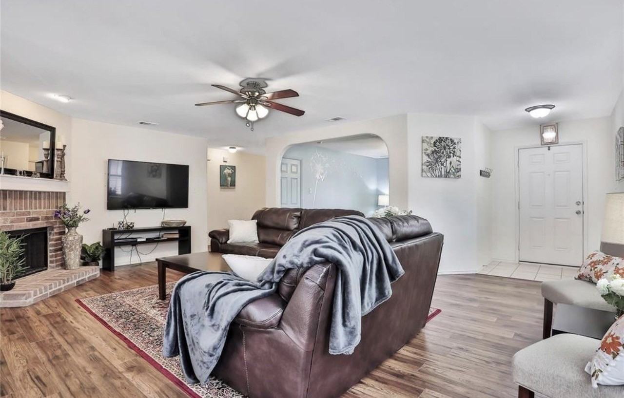 10040 Daly Dr - Photo 2 of 12