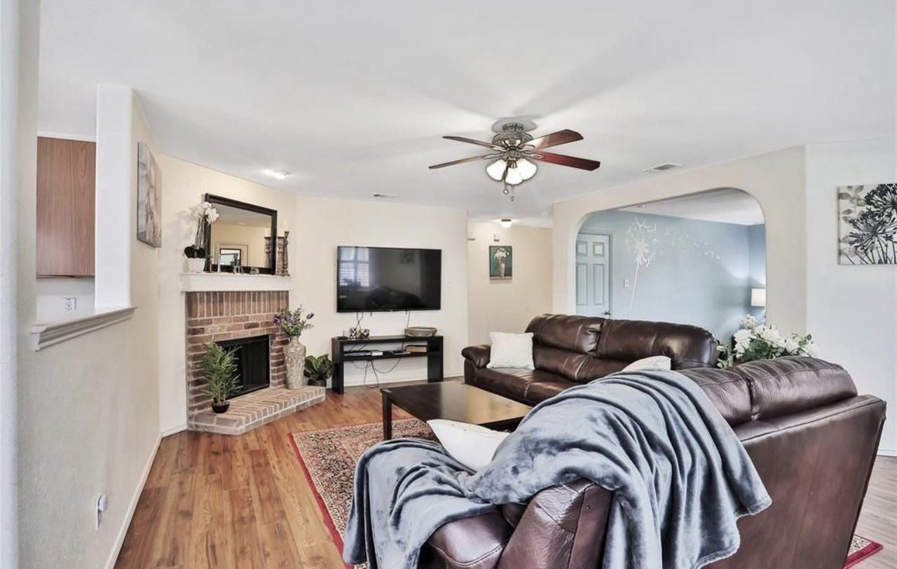 10040 Daly Dr - Photo 3 of 12