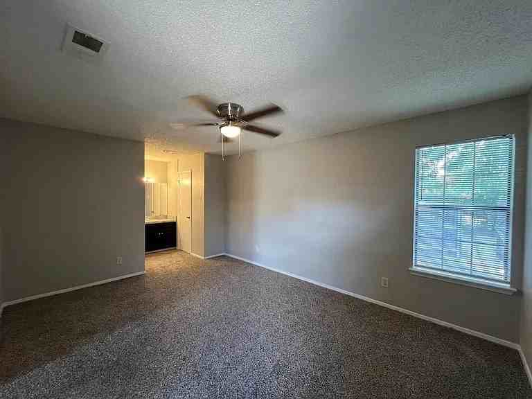 2408 Indigo Ln - Photo 4 of 11