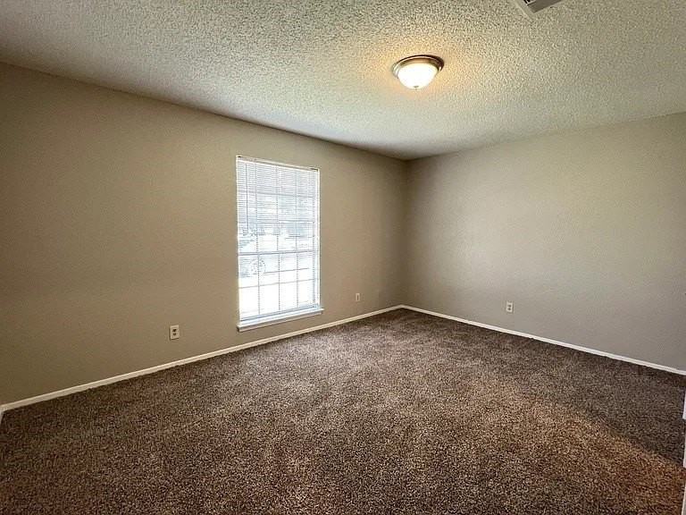 2408 Indigo Ln - Photo 6 of 11