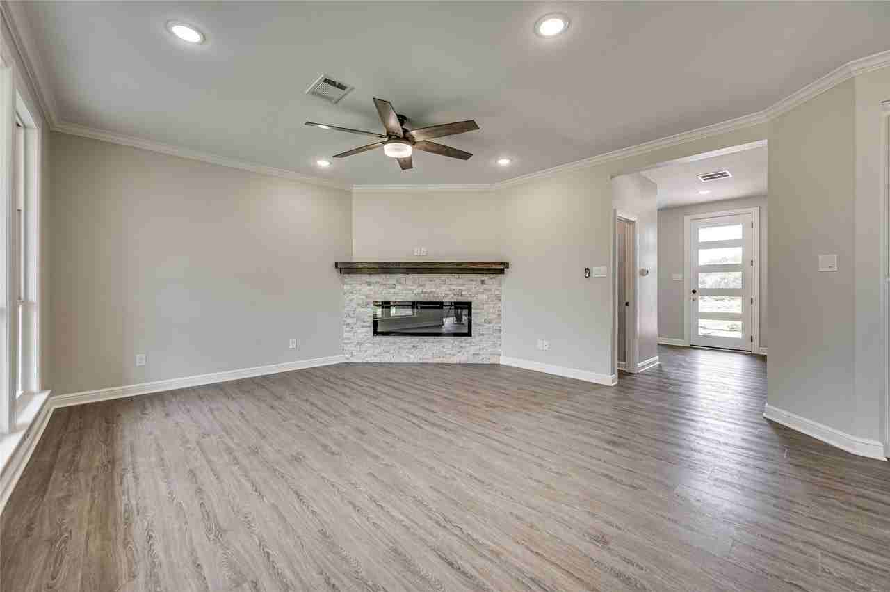 8243 Heritage Glen Dr - Photo 6 of 40