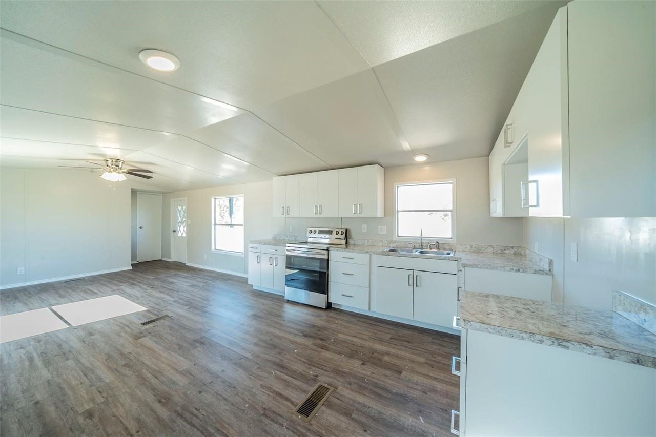 4329 Kaywood Dr - Photo 2 of 12
