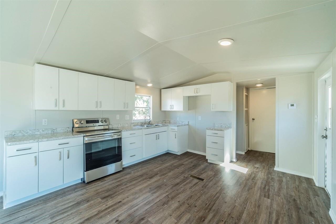 4329 Kaywood Dr - Photo 3 of 12