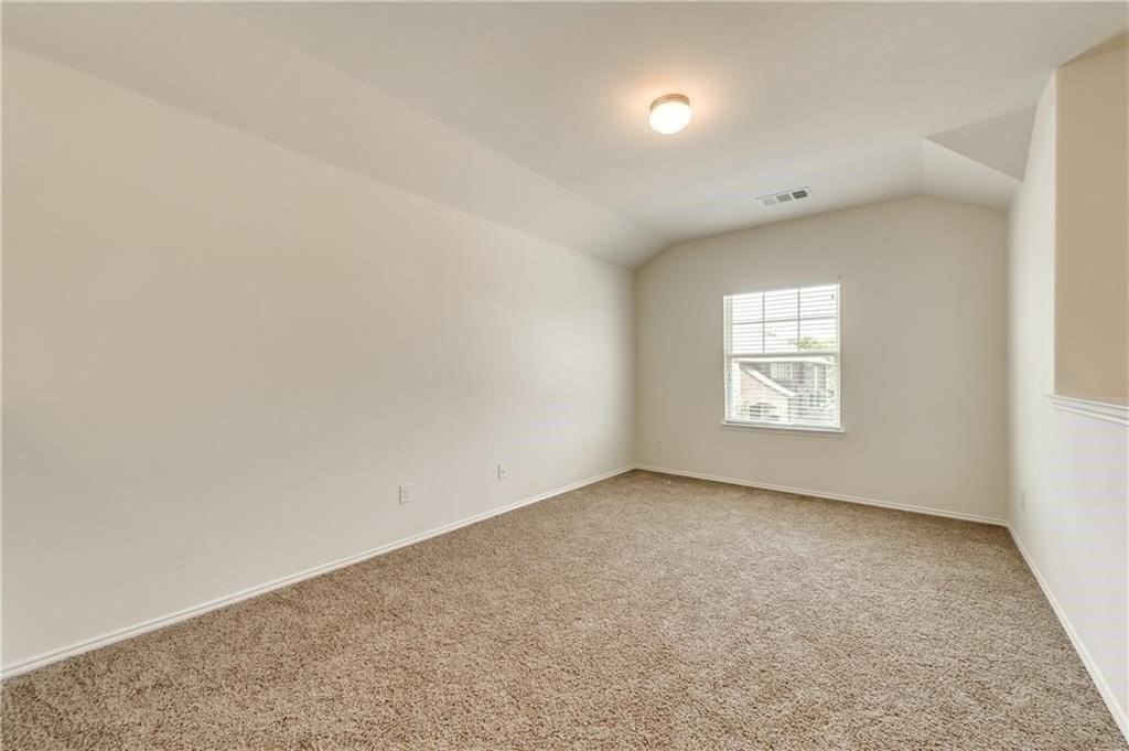 921 Foxglove Dr - Photo 7 of 15