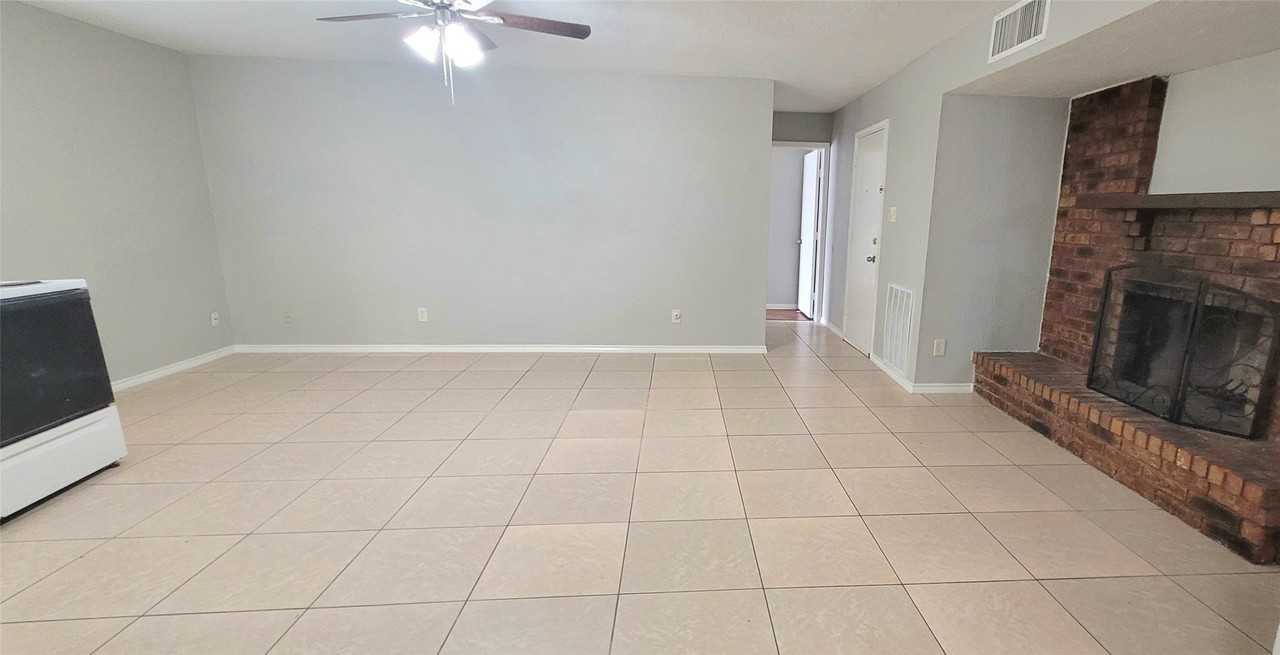 7415 Cave Dr - Photo 3 of 6