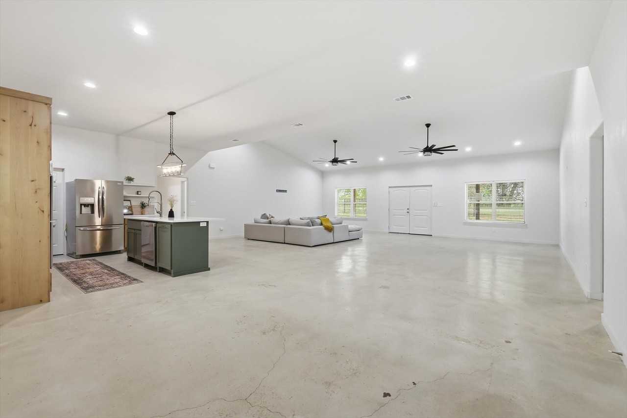 1445 County Road 3690 - Photo 6 of 21
