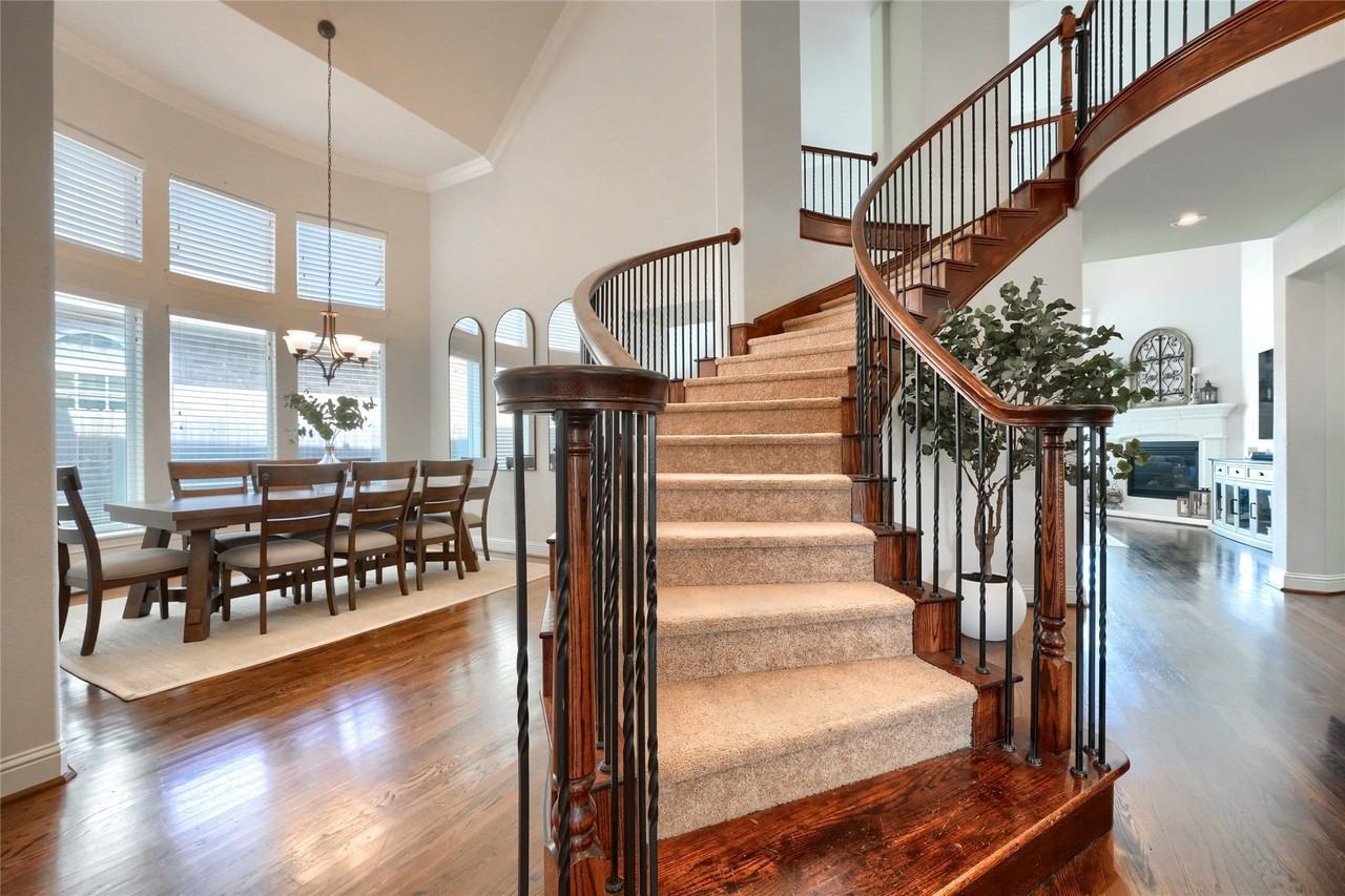 625 Yarrow St - Photo 3 of 37